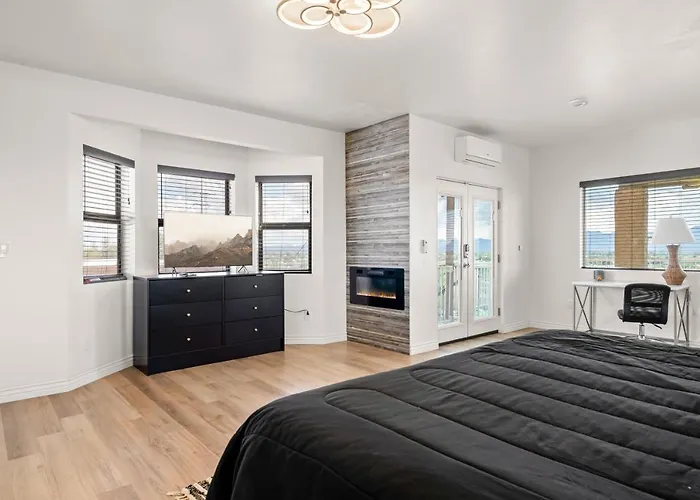 Hill - Scenic W Panoramic Views & Pool